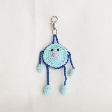 Ręcznie robiony breloczek szydełkowy –  unikatowy dodatek