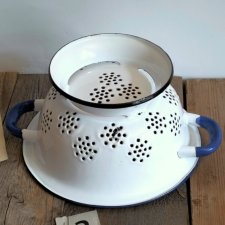 emaliowany metalowy durszlak biały vintage