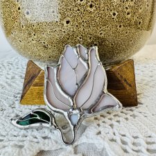 Broszka  szklana witraż  Kwiat magnolia