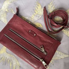 ADAX SINCE 1982 nieduża skórzana torebka z długim odpinanym paskiem