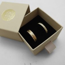 Złote obrączki Fern