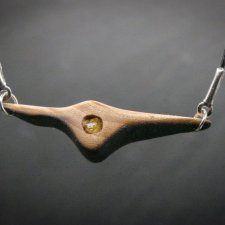 Wisiorek "oliwin i wiąz" –z drewna ,amulet zamknięty w kawałku drewna, Wooden Jewelry, Wood Pendant, biżuteria handmade,prezent