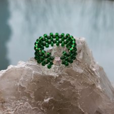 Zielony pleciony pierścionek z koralików z kryształkiem dla kobiety na prezent