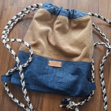 Patchworkowy plecak worek z upcyclingu jeans i sztruks