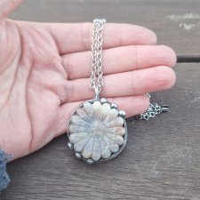 Kwiat księżycowy - wisiorek