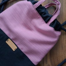Workoplecak z upcyclingu z dodatkowymi rączkami - czarny jeans i róż
