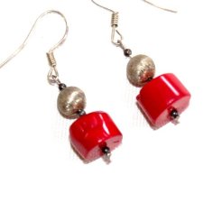 CZERWONY KAMIEŃ eleganckie  efektowne kolczyki