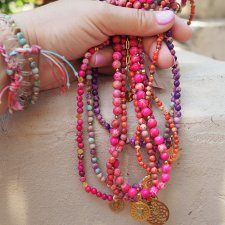 FUKSJOWE KORALE - naszyjnik | amulet | Ręcznie robiony naszyjnik w Pracowni DomilkowyDomek