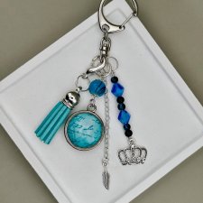 Brelok "Turkusowa Korona" – elegancki brelok z chwostem i zawieszkami
