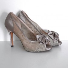 Finezyjne z koronką r. 40