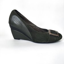 Zielone na koturnie r. 40