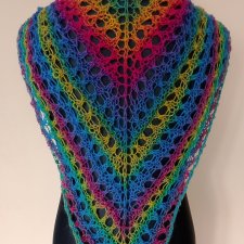 Ażurowa chusta na drutach, z moherem