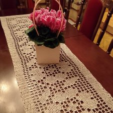 Bieżnik romantyczny w kwiaty, beżowy