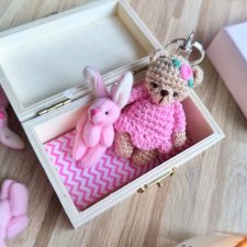 Breloczek Miś Różyczka brelok, szkatułka i króliczek, pościel