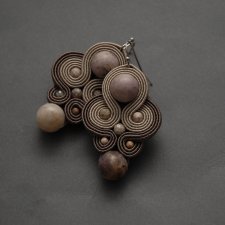 kolorowe kolczyki sutasz z lepidolitami