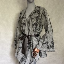 Żakiet sweter 80% wełna.