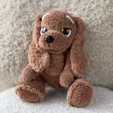 Bajkowy piesek Bruno – ręcznie robiona przytulanka.