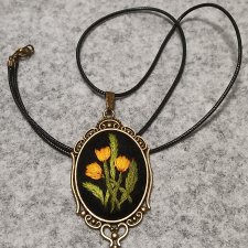 Ręcznie haftowany wisior  DLA LENY