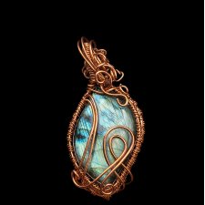 Miedziany wisiorek z labradorytem