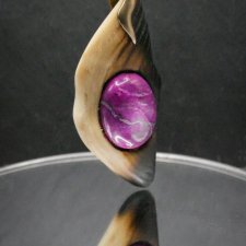 Wisiorek z drewna wiązu i agatu magentowego | biżuteria z duszą, natura - pirografia, prezent, dla niej, dla kobiety, walentynki