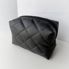 Pikowana kosmetyczka skórzana