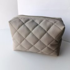 Pikowana kosmetyczka skórzana