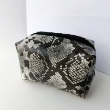 Kosmetyczka skorzana wzór skóry węża
