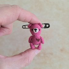 Miś przypinka, broszka