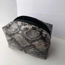 Kosmetyczka skorzana  duża wzór skóry węża