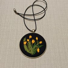 Ręcznie haftowany wisior  DLA LUIZY