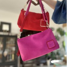 Torebka skórzana zamszowa fuksja - listonoszka – ręcznie szyta torba DomilkowyDomek