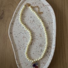 Naszyjnik z pereł z zawieszka