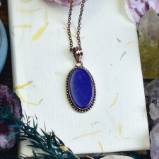 Miedziany ozdobny wisiorek z lapisem lazuli #652