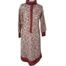 Sukienka robiona na drutach