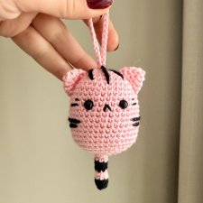 Różowy kotek zawieszka