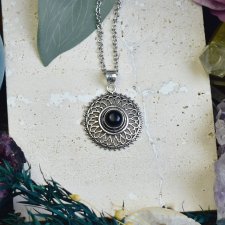 Miedziany posrebrzany wisiorek z czarnym onyksem - etniczny, boho #671