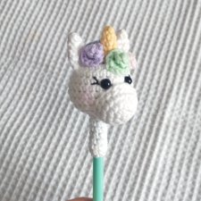 ozdoba na ołówek jednorożec