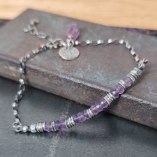 Ametyst. Delikatna srebrna bransoletka