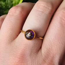 Pierścionek z kwiatem dzikiej marchwi