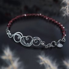 Love letters, part I - asymetryczna, srebrna bransoleta z granatami