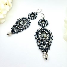 Ręcznie robione kolczyki koralikowe z kryształami – ciemnoszare i grafitowe, elegancka biżuteria handmade