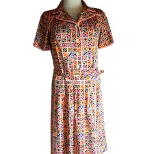 Wzorzysta sukienka lata 70-te