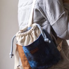 Kremowo-granatowy workoplecak mini z weluru