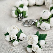 Komplet biżuterii Białe Piwonie: Bransoletka i Kolczyki | Ręcznie robione z glinki polimerowej