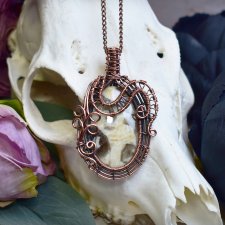 Miedziany wisiorek wire wrapping ze skaleniem graficznym #775