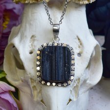 Posrebrzany miedziany wisiorek z surowym czarnym turmalinem #807