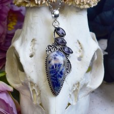 Posrebrzany miedziany wisiorek z sodalitem i ametystami #837