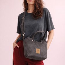 Zamszowa torebka kuferek z falami Czekoladowa