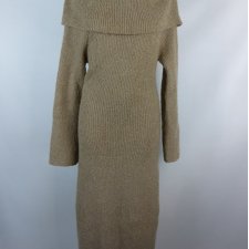 Pretty Lavish swetrowa sukienka maxi odkryte ramiona / L