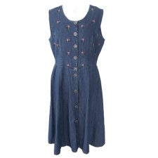 Sukienka dżinsowa w haftowane kwiatki